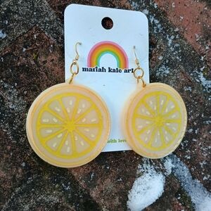 NWT Large Mariah Kate Art lemon slice thick resin dangle earrings